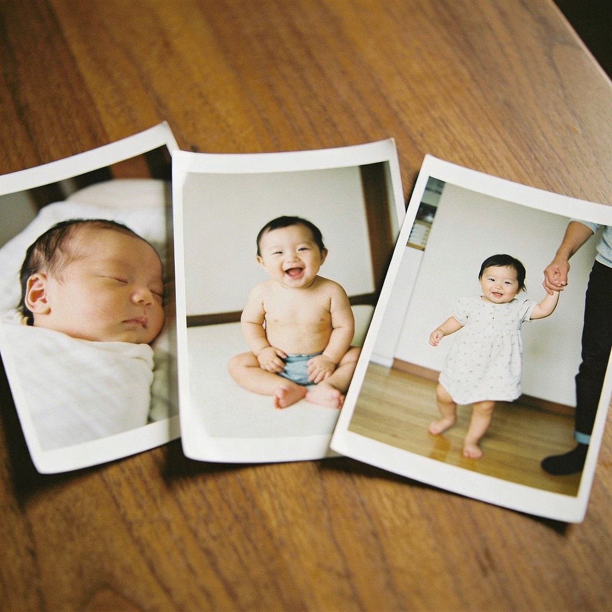 Infografica comparativa delle diverse età per un servizio fotografico neonato